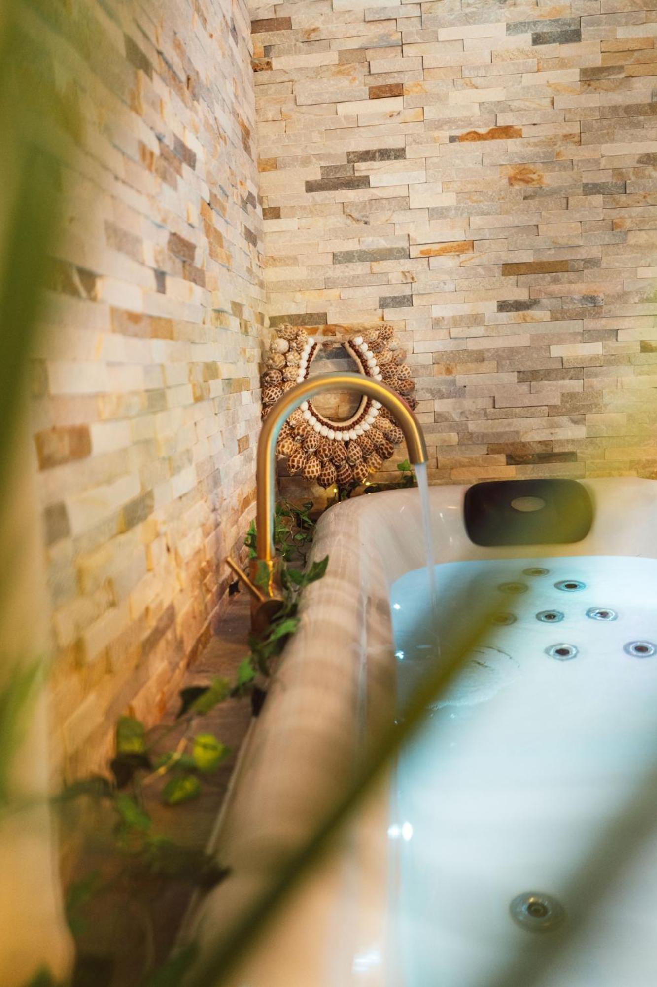 Grabels Suite And Spa La Perla Bianca מראה חיצוני תמונה